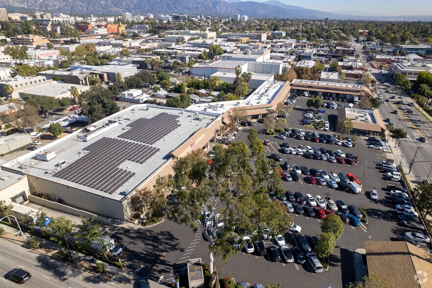 More Photos Of 117 W California Blvd, Pasadena General Retail For Sale