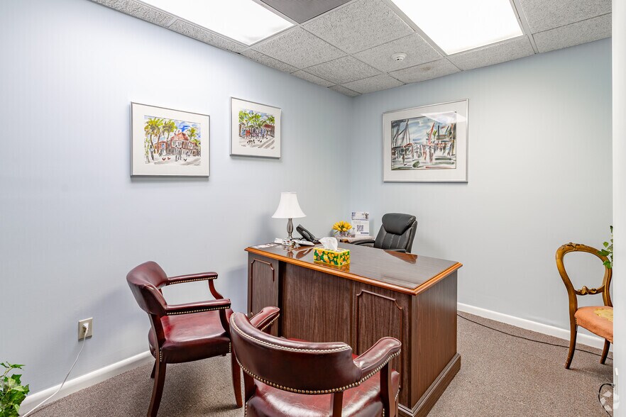 More Photos Of 156-158 Orange Ave, Walden Office For Sale