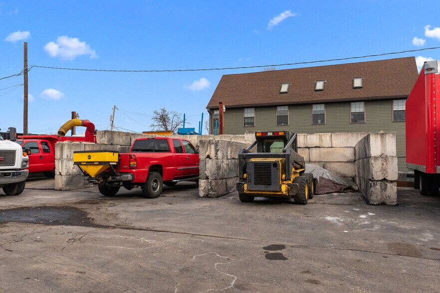 More Photos Of 7011 Beaver Dam Rd, Levittown Industrial For Sale