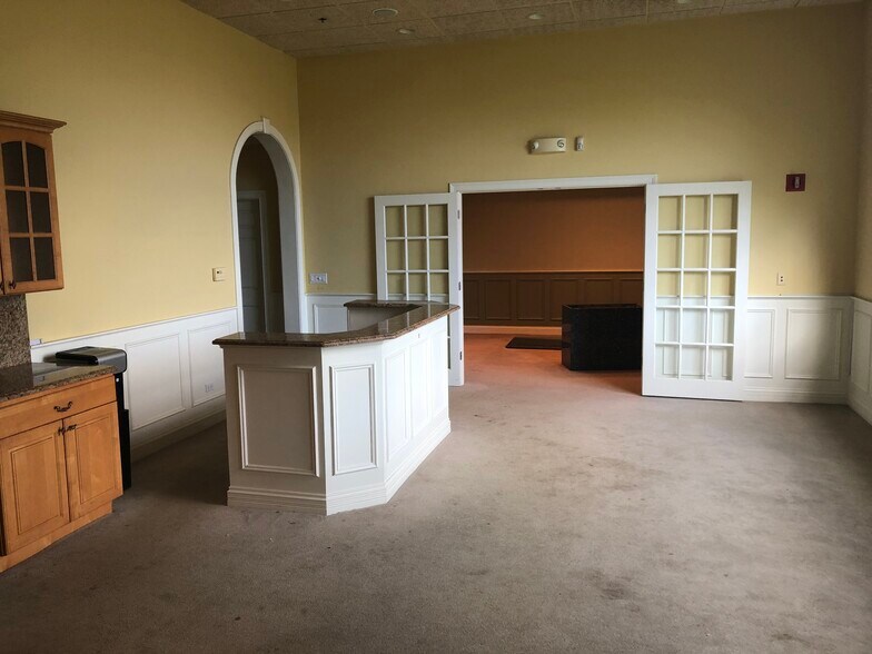 More Photos Of 399 Wall St, Glendale Heights Warehouse For Lease