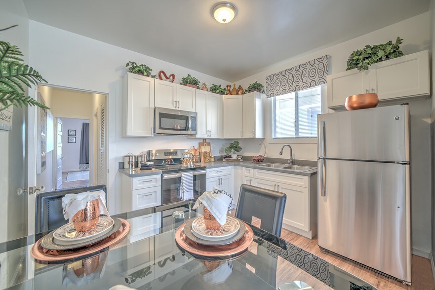 More Photos Of 1049 43rd St, Emeryville Apartments For Sale