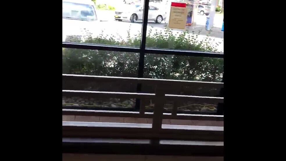 Primary Photo Of 727 Maple Rd, Buffalo Convenience Store For Lease