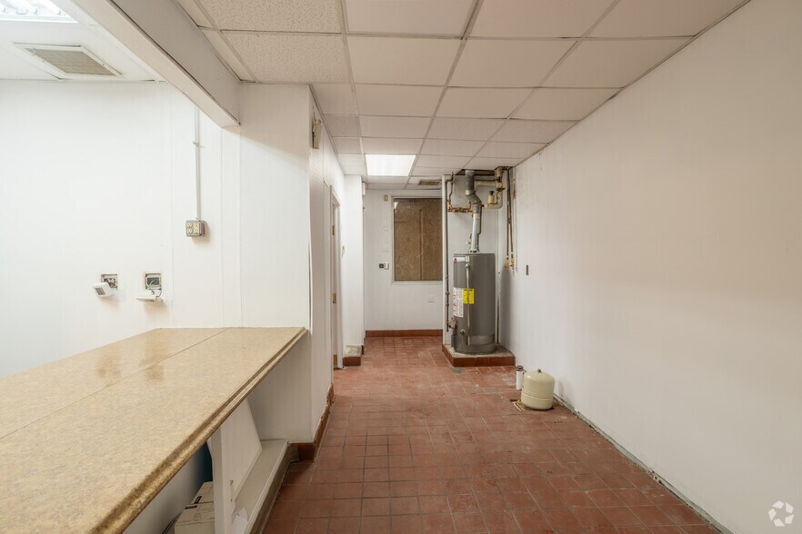 More Photos Of 2781 US Route 5 N, Windsor Fast Food For Sale