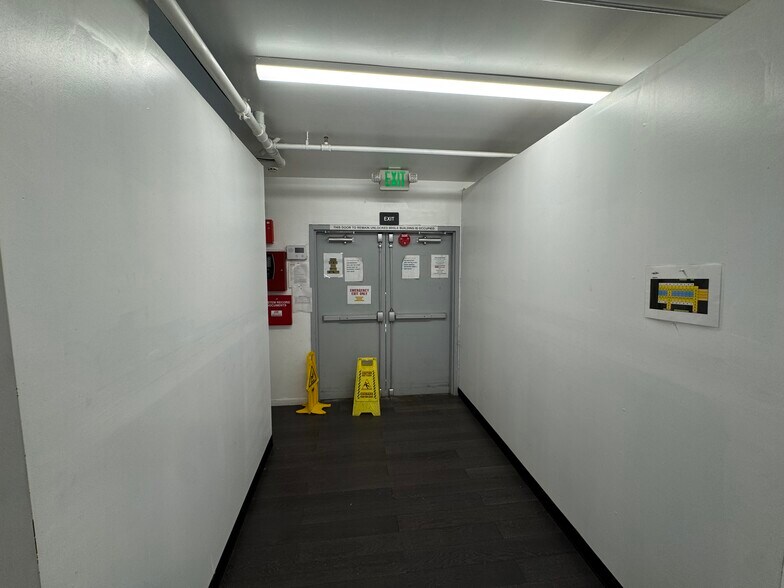 More Photos Of 6006 S Western Ave, Los Angeles Medical For Sale