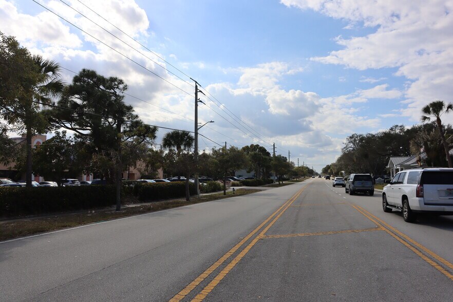 More Photos Of 900 SE Ocean Blvd, Stuart Office For Lease