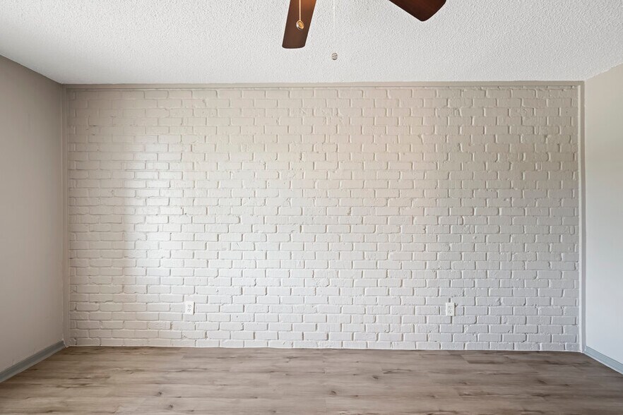 More Photos Of 610 Ferry Rd, Galveston Apartments For Sale