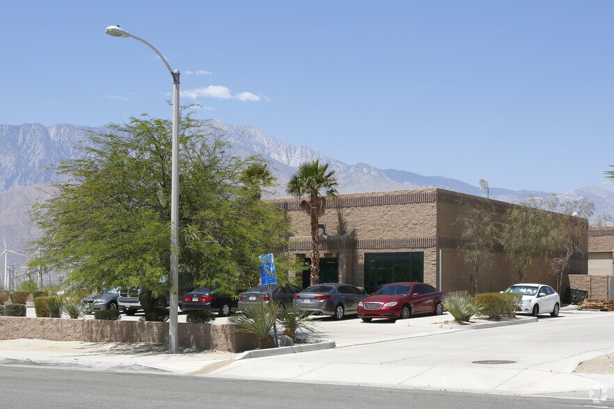 More Photos Of 63758 Orr Way, North Palm Springs Warehouse For Lease
