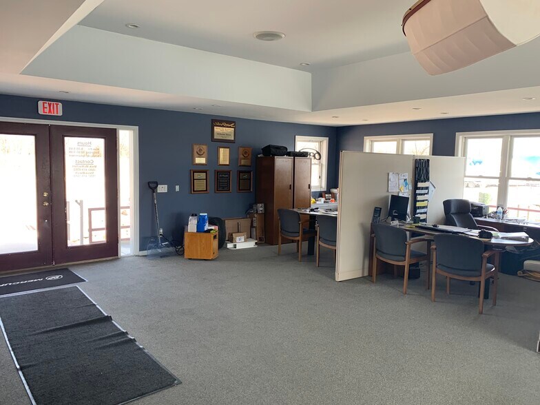 More Photos Of 30200 N River Rd, Harrison Township Marina For Sale