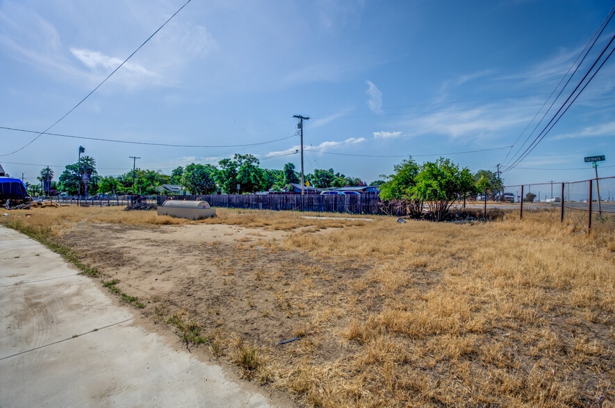 More Photos Of 5915 Weedpatch Hwy, Bakersfield Apartments For Sale