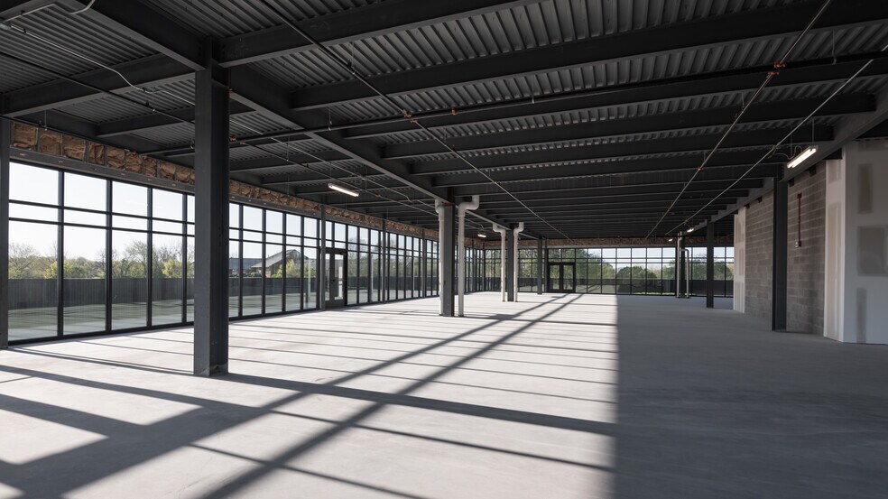 More Photos Of 329 S Royal Oaks Blvd, Franklin Medical For Sale