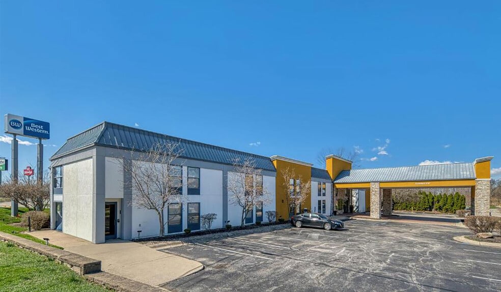 More Photos Of 1030 State Road 229, Batesville Hotel For Sale