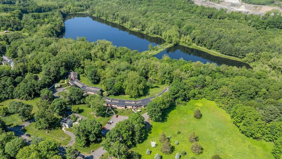 More Photos Of 1038-1056 Main St S, Woodbury Apartments For Sale