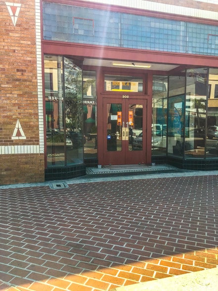 More Photos Of 302 W 4th St, Santa Ana Storefront Retail Office For Sale