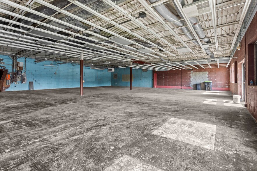 More Photos Of 34001 Groesbeck Hwy, Clinton Township Freestanding For Sale