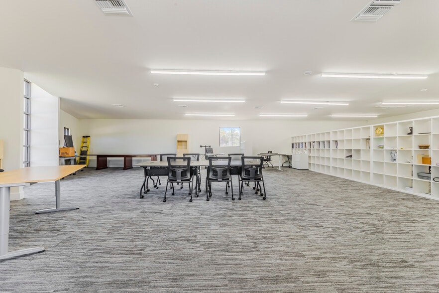 More Photos Of 1062 US Highway 92, Auburndale Warehouse For Sale