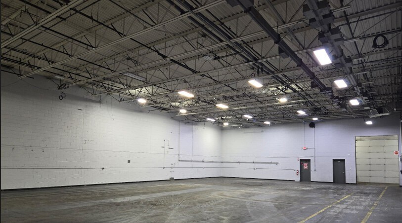 More Photos Of 11350 Stephens Rd, Warren Warehouse For Lease