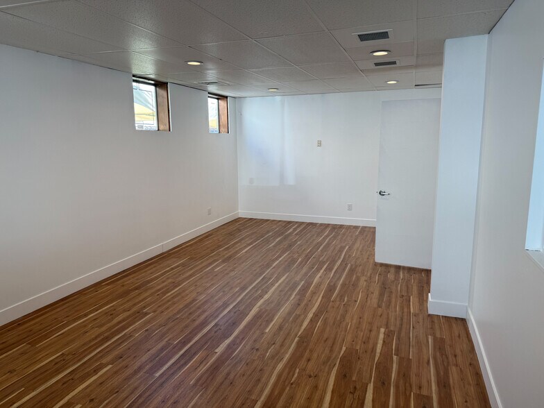 More Photos Of 1132 SE Salmon St, Portland Warehouse For Sale