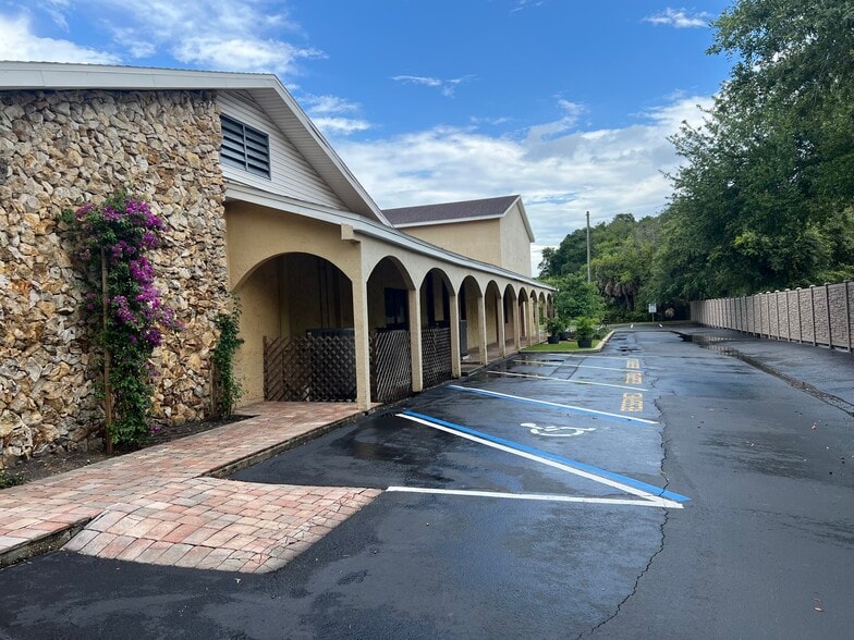 More Photos Of 2950 Aloma Ave, Winter Park Storefront Retail Office For Lease