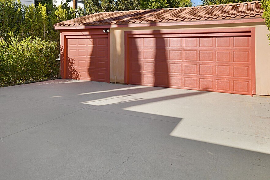 More Photos Of 7621 Norton Ave, West Hollywood Multifamily For Sale