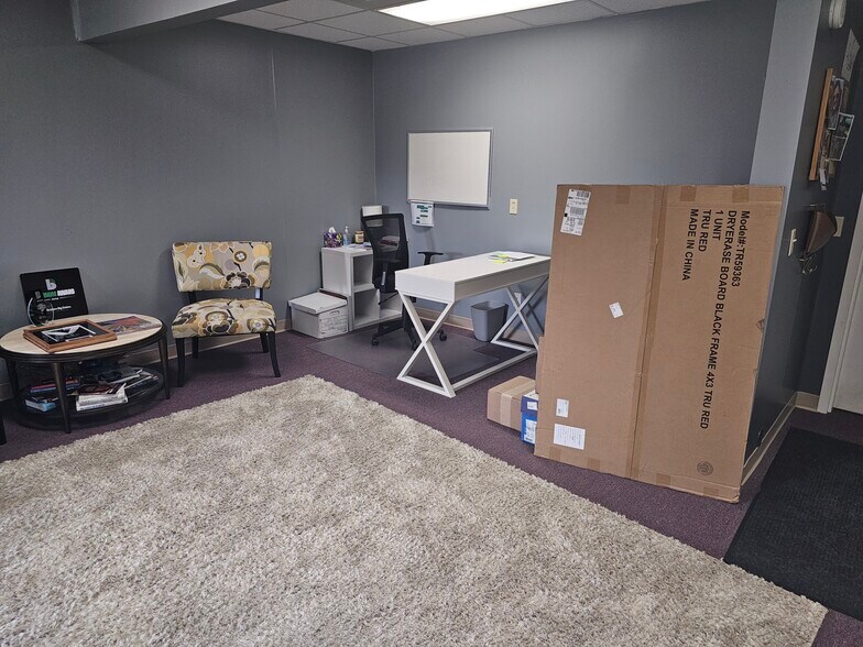 More Photos Of 97 S 4th St, Ishpeming Office For Lease