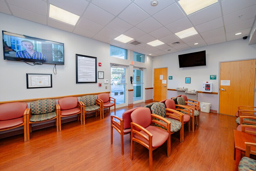More Photos Of 5301 N Dixie Hwy, Fort Lauderdale Medical For Lease