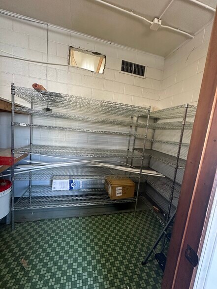 More Photos Of 215 E Lima St, Forest Restaurant For Sale