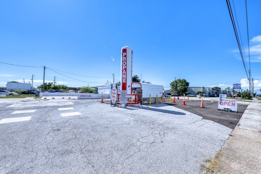More Photos Of 1400 N Hercules Ave, Clearwater Convenience Store For Sale