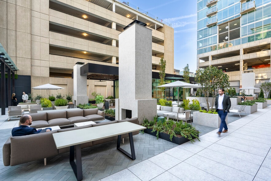 More Photos Of 999 Peachtree St Ne, Atlanta Office For Lease