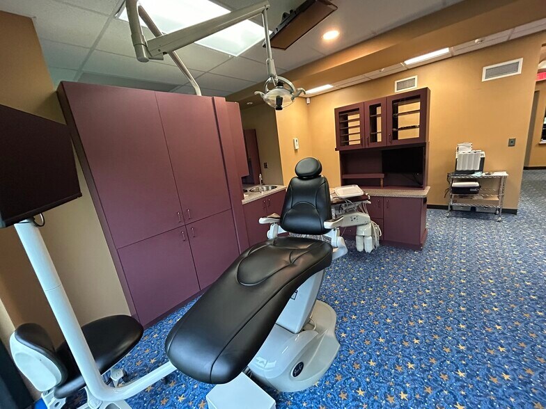 More Photos Of 6919 Grand River Rd, Brighton Medical For Sale