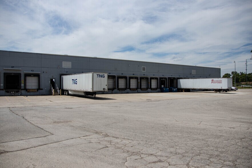 More Photos Of 6575 Huntley Rd, Columbus Warehouse For Lease