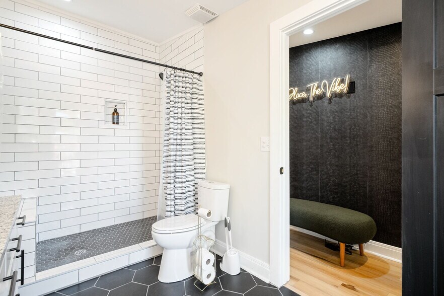 More Photos Of 1110 Logan St, Louisville Storefront Retail Residential For Sale