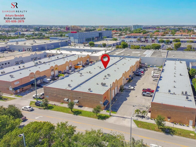 More Photos Of 1723-1745 W 37th St, Hialeah Showroom For Sale