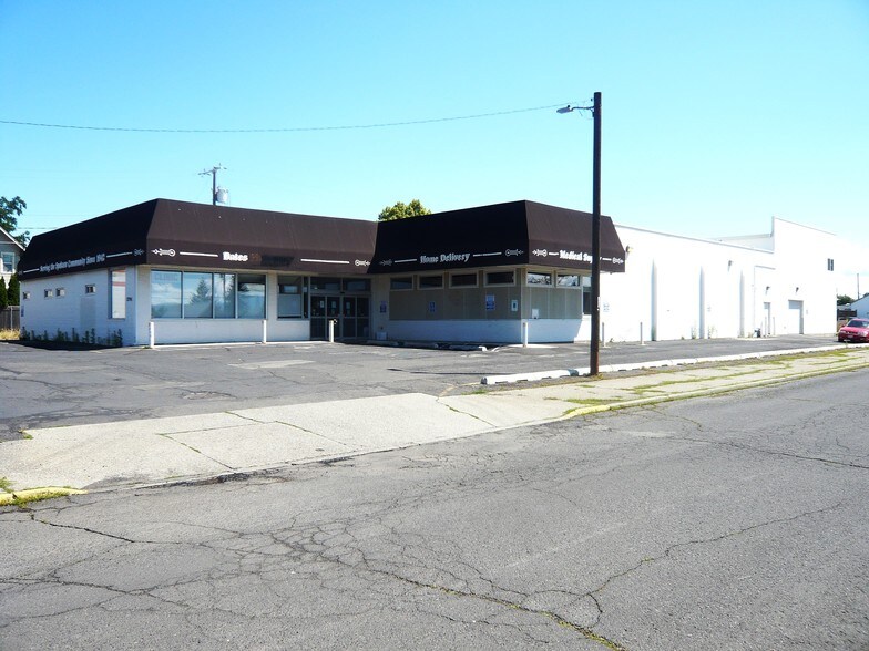 More Photos Of 3704 N Nevada St, Spokane Drugstore For Lease