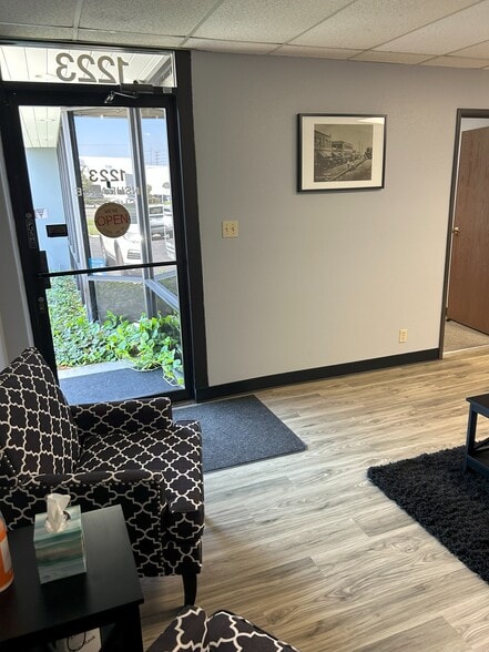 More Photos Of 1215-1223 N Tustin Ave, Anaheim Light Distribution For Sale