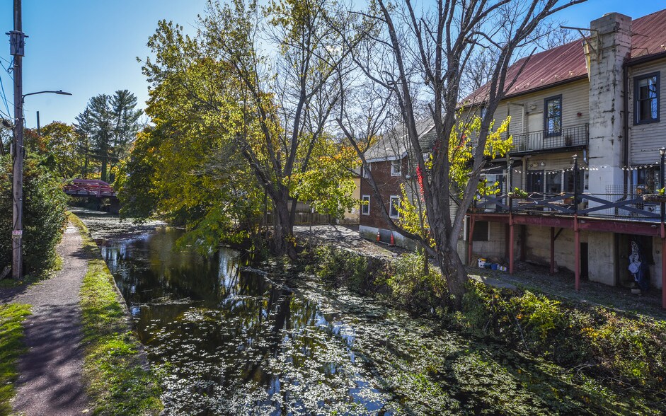 More Photos Of 8 S Main St, New Hope Storefront Retail Office For Lease
