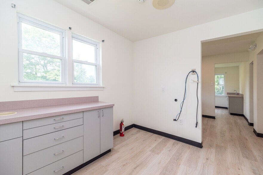 More Photos Of 4018 Durham Rd, Ottsville Storefront Retail Office For Sale