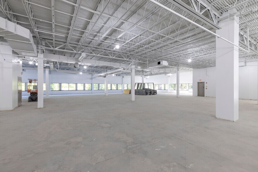 More Photos Of 6 Riverside Dr, Andover Research And Development For Lease
