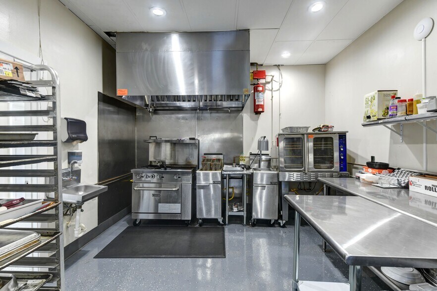 More Photos Of 2057-2059 Ridge Rd, Homewood Storefront Retail Residential For Sale