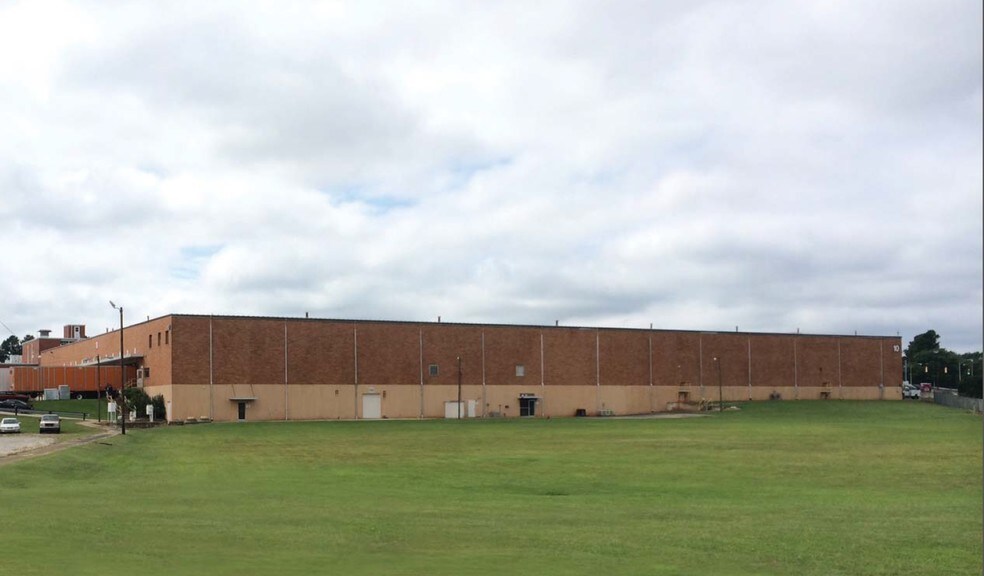 More Photos Of 300 S Main St, Mauldin Warehouse For Lease