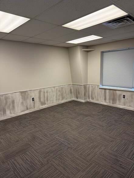 More Photos Of 3450 Fillmore Ridge Hts, Colorado Springs Warehouse For Lease