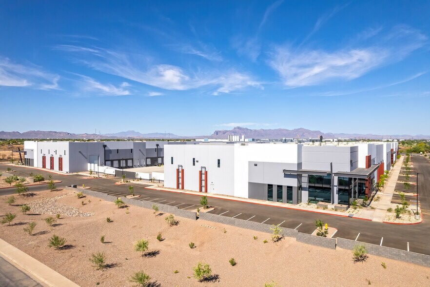 More Photos Of 9512 E Elliot Rd, Mesa Warehouse For Lease