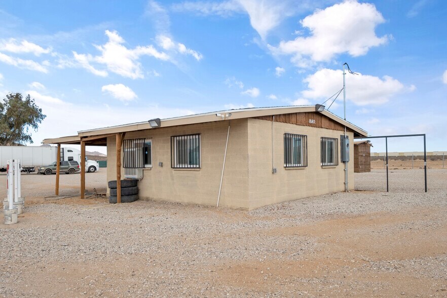 More Photos Of 18142 Navajo Rd, Apple Valley Truck Terminal For Lease