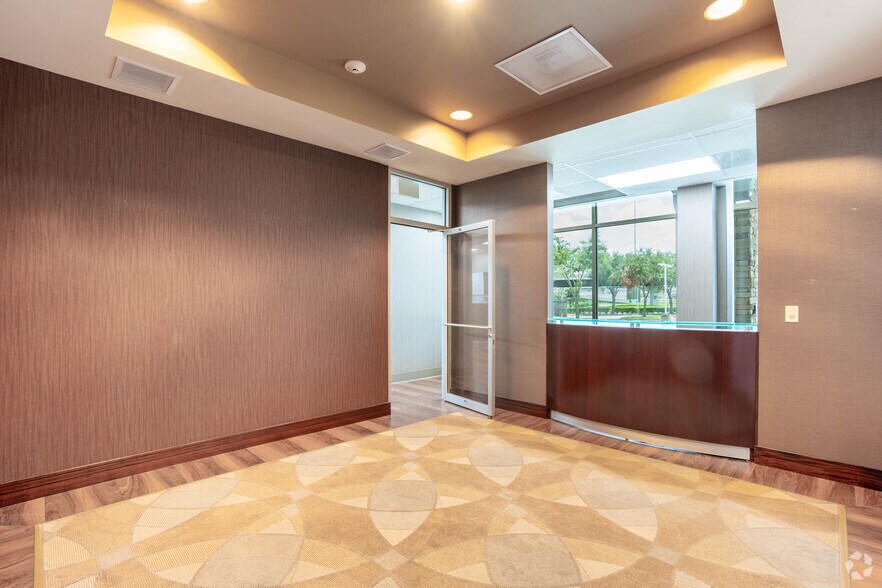 More Photos Of 12941 Gulf Fwy, Houston Office For Lease