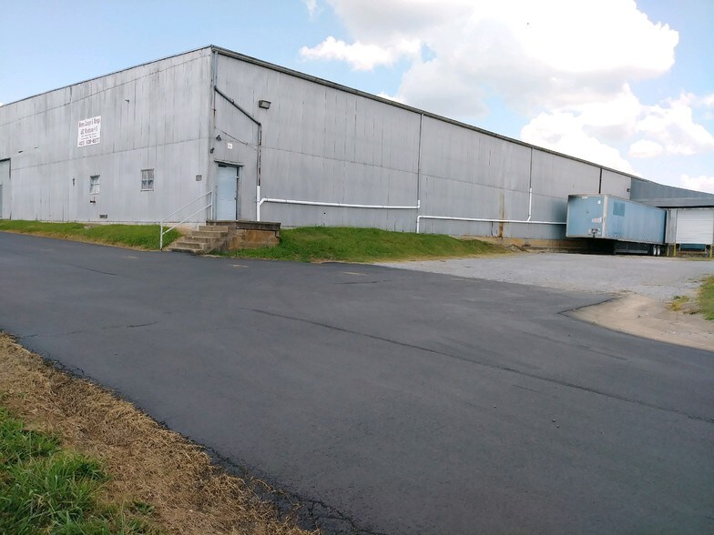 Primary Photo Of 1020 W Irish St, Greeneville Warehouse For Lease