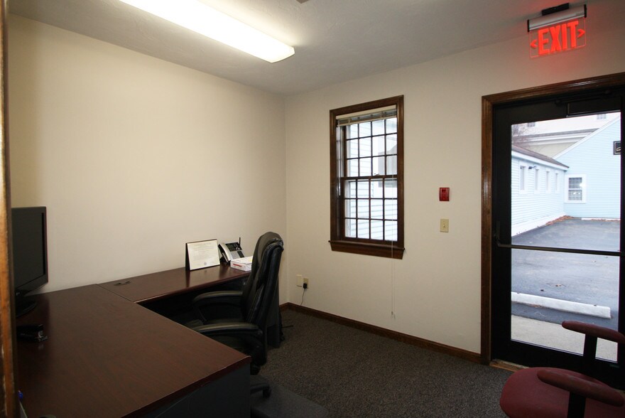 More Photos Of 2527 Cranberry Hwy, Wareham Office For Sale