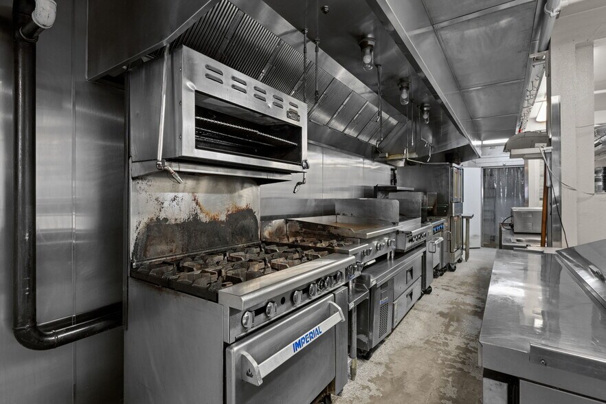 More Photos Of 121 E 2nd Ave, Niwot Restaurant For Sale