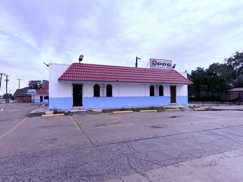Primary Photo Of 1246 S General McMullen Dr, San Antonio Storefront Retail Office For Lease