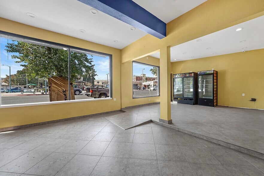 More Photos Of 4832-4850 Lankershim Blvd, North Hollywood Storefront For Lease