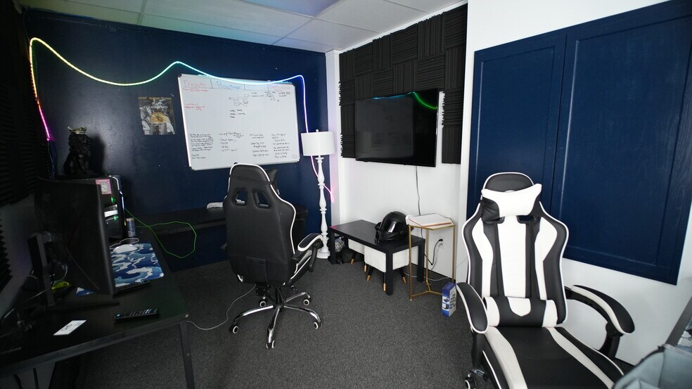 More Photos Of 3555-3559 W Wright St, Boise Light Manufacturing For Lease