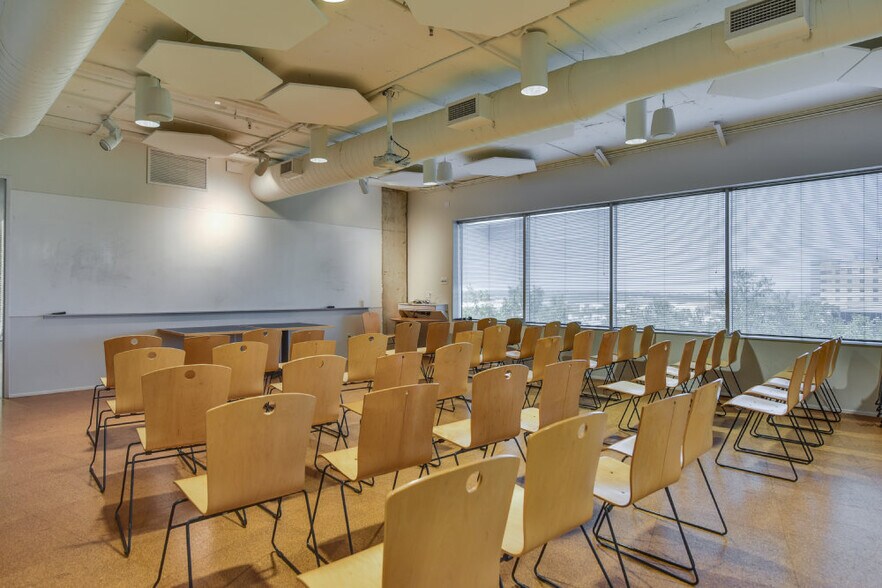 More Photos Of 10100 N Central Expy, Dallas Office For Lease